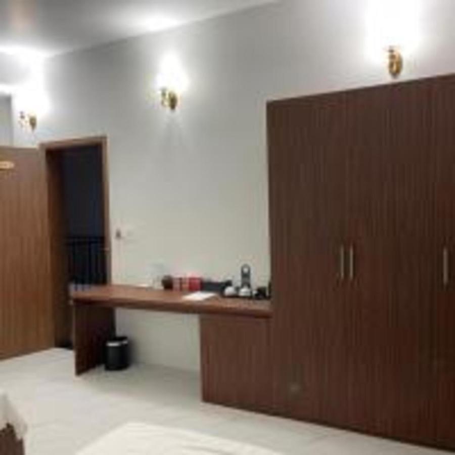 Duc Luu Quang Hotel Binh Thuan 뚜이퐁현 외부 사진