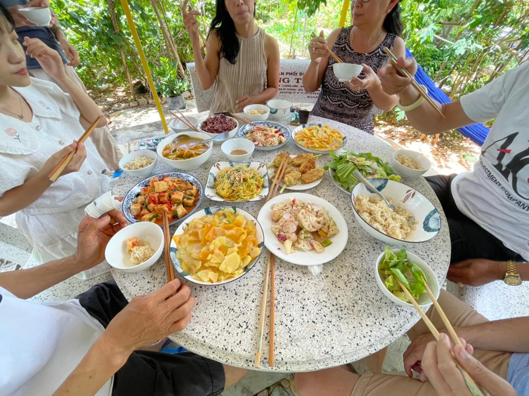Duc Luu Quang Hotel Binh Thuan 뚜이퐁현 외부 사진