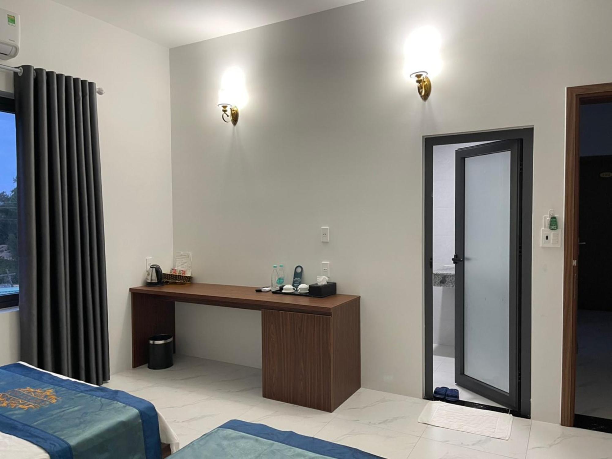 Duc Luu Quang Hotel Binh Thuan 뚜이퐁현 외부 사진